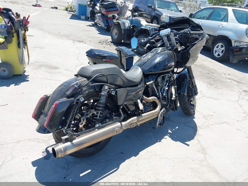 2024 Harley-davidson Road glide VIN 1HD1KH726RB622896 IAAI salvage auction — RIGHT SIDE, Salvage Title, sold $10,700 on 2026-08-18 (photo 4)