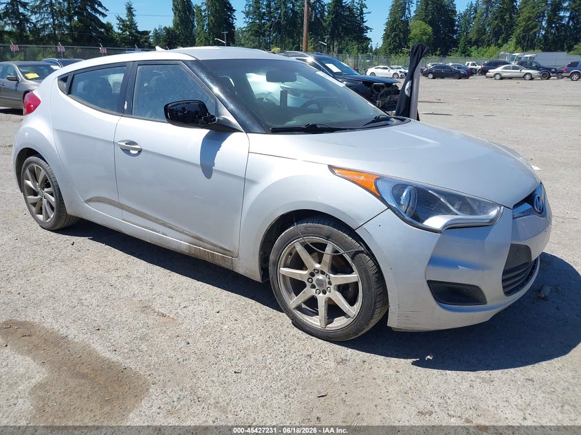 2016 Hyundai Veloster VIN KMHTC6AD9GU283618 IAAI salvage auction — RIGHT FRONT, Salvage Title, sold $425 on 2026-07-15 (photo 1)