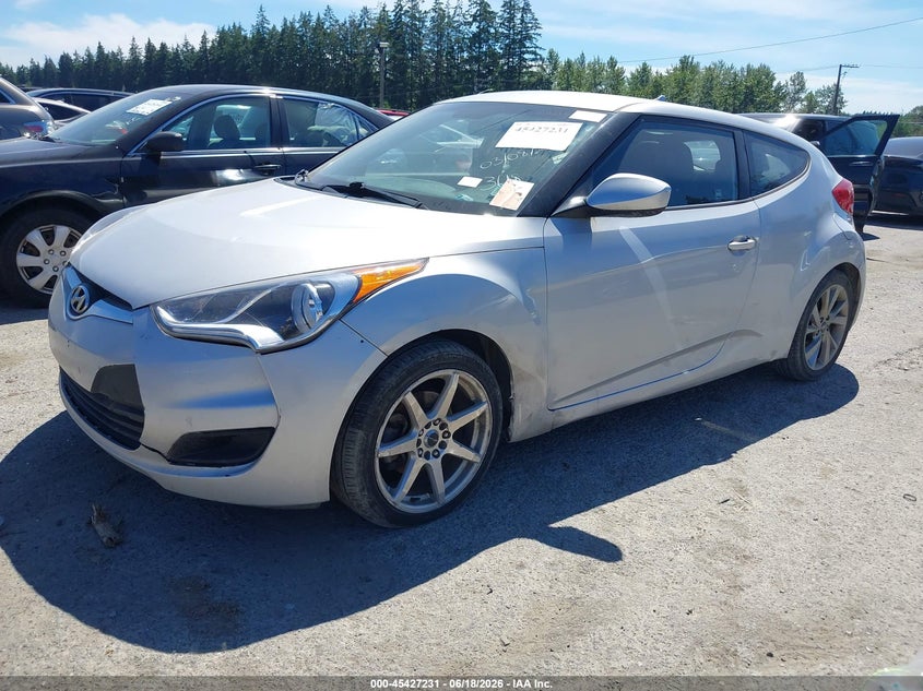 2016 Hyundai Veloster VIN KMHTC6AD9GU283618 IAAI salvage auction — RIGHT FRONT, Salvage Title, sold $425 on 2026-07-15 (photo 2)