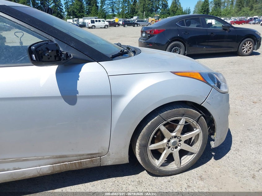 2016 Hyundai Veloster VIN KMHTC6AD9GU283618 IAAI salvage auction — RIGHT FRONT, Salvage Title, sold $425 on 2026-07-15 (photo 6)