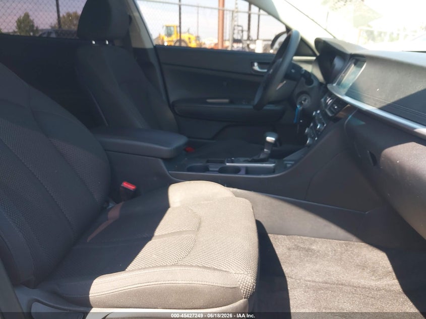 2020 Kia Optima VIN 5XXGT4L35LG422058 IAAI salvage auction — NORMAL WEAR, Salvage Title - Dealer (California), sold $3,375 on 2026-07-28 (photo 5)