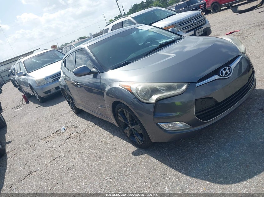 2017 Hyundai Veloster VIN KMHTC6AD8HU324287 IAAI salvage auction — RIGHT SIDE, Original (Texas), sold $1,800 on 2026-07-29 (photo 1)