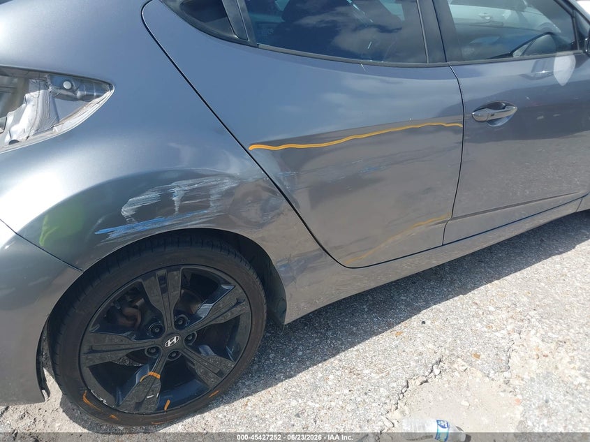 2017 Hyundai Veloster VIN KMHTC6AD8HU324287 IAAI salvage auction — RIGHT SIDE, Original (Texas), sold $1,800 on 2026-07-29 (photo 6)