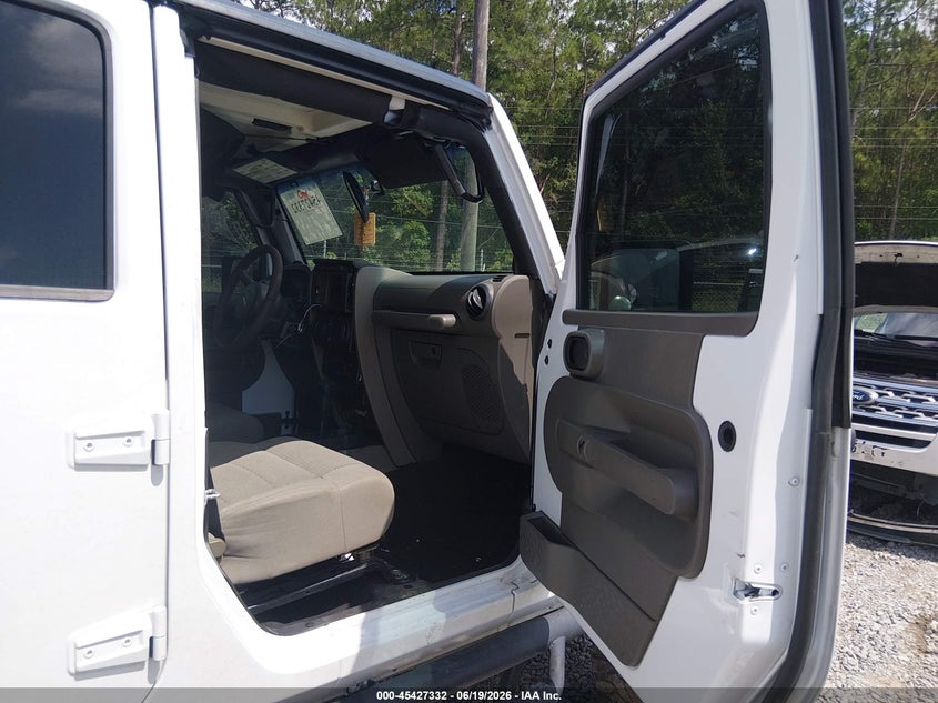 2007 Jeep Wrangler unlimited VIN 1J4GA59147L140513 IAAI salvage auction — SIDE, Salvage (Mississippi), sold $2,150 on 2026-07-12 (photo 5)