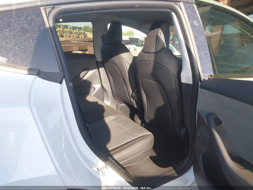 2026 Tesla Model y VIN 7SAYGDED0TA598386 IAAI salvage auction — UNKNOWN, Salvage Title, sold $22,150 on 2026-08-01 (photo 8)