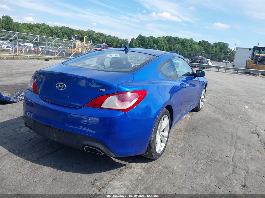 2010 Hyundai Genesis VIN KMHHU6KH8AU017941 IAAI salvage auction — FRONT END, Salvage (North Carolina), sold $175 on 2026-07-30 (photo 4)