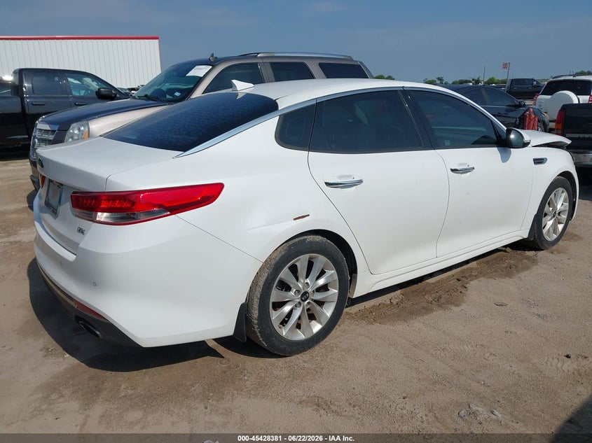 2018 Kia Optima VIN 5XXGU4L30JG227589 IAAI salvage auction — NORMAL WEAR, Original (Texas), sold $3,075 on 2026-07-14 (photo 4)
