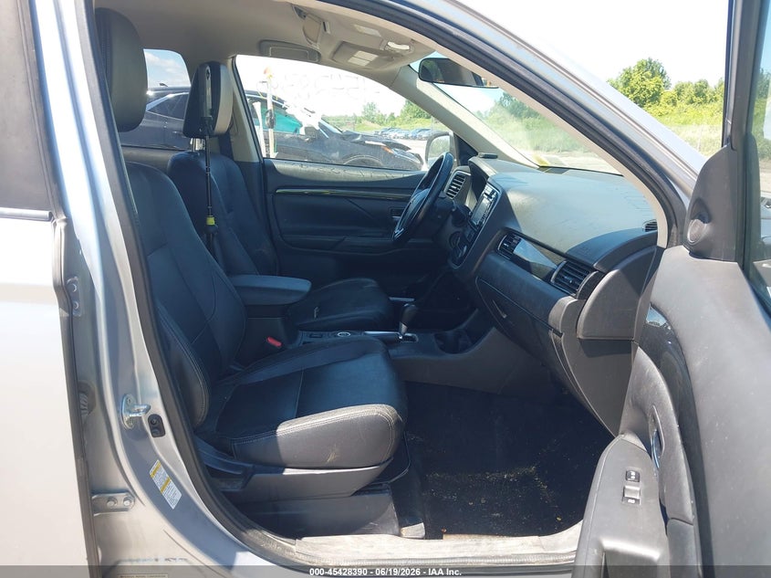 2016 Mitsubishi Outlander VIN JA4AZ3A33GZ058902 IAAI salvage auction — FRONT END, Salvage Title, sold $2,350 on 2026-07-16 (photo 5)