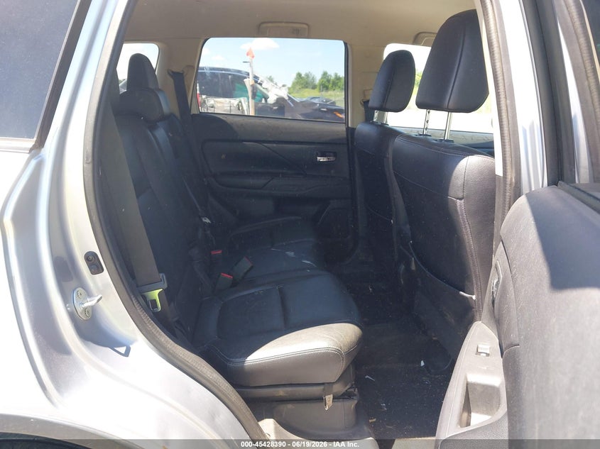 2016 Mitsubishi Outlander VIN JA4AZ3A33GZ058902 IAAI salvage auction — FRONT END, Salvage Title, sold $2,350 on 2026-07-16 (photo 8)