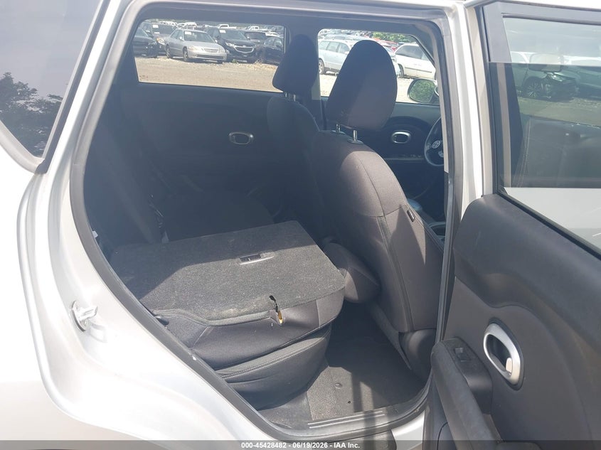 2015 Kia Soul VIN KNDJN2A24F7768033 IAAI salvage auction — UNKNOWN, Salvage Title, sold $25 on 2026-07-24 (photo 8)