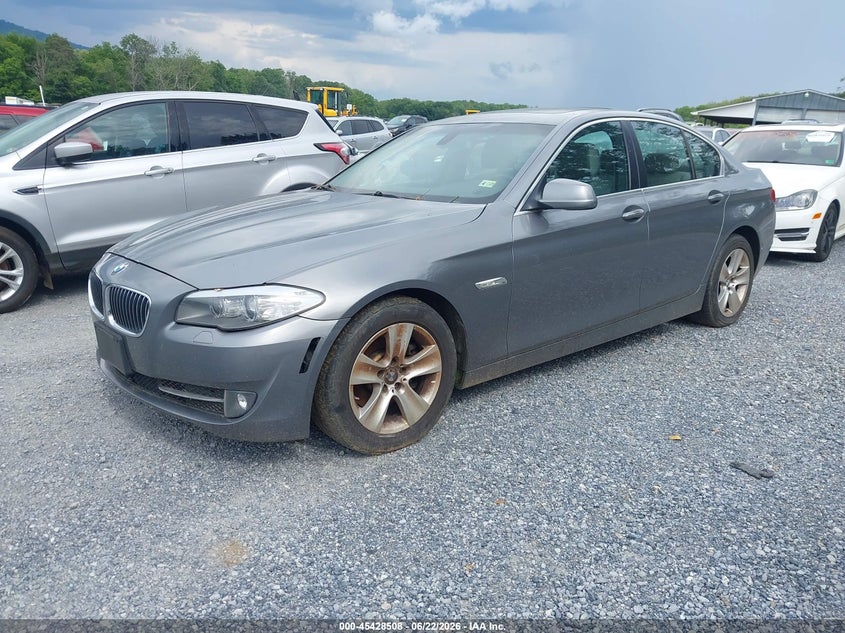 2011 BMW 5 series VIN WBAFR1C59BC742733 IAAI salvage auction — NORMAL WEAR, Clear (Virginia), sold $550 on 2026-07-28 (photo 2)