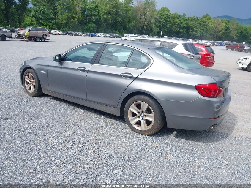 2011 BMW 5 series VIN WBAFR1C59BC742733 IAAI salvage auction — NORMAL WEAR, Clear (Virginia), sold $550 on 2026-07-28 (photo 3)