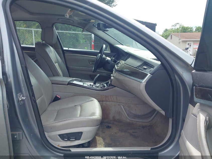 2011 BMW 5 series VIN WBAFR1C59BC742733 IAAI salvage auction — NORMAL WEAR, Clear (Virginia), sold $550 on 2026-07-28 (photo 5)
