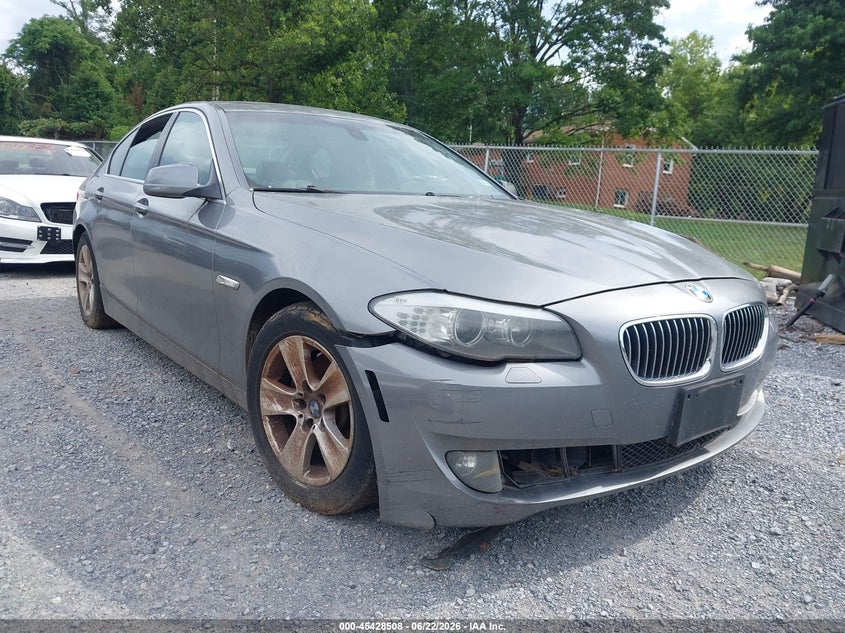 2011 BMW 5 series VIN WBAFR1C59BC742733 IAAI salvage auction — NORMAL WEAR, Clear (Virginia), sold $550 on 2026-07-28 (photo 6)