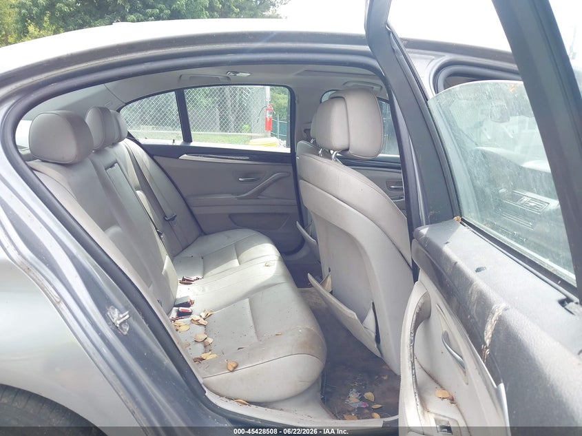 2011 BMW 5 series VIN WBAFR1C59BC742733 IAAI salvage auction — NORMAL WEAR, Clear (Virginia), sold $550 on 2026-07-28 (photo 8)