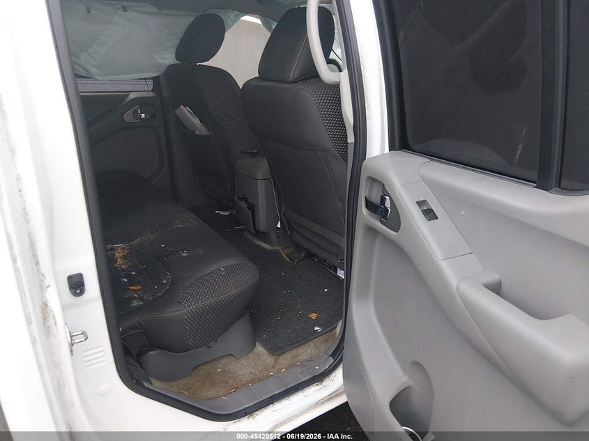 2017 Nissan Navara (frontier) VIN 1N6DD0ER2HN723843 IAAI salvage auction — SIDE, Salvage (South Carolina), sold $3,850 on 2026-07-18 (photo 8)