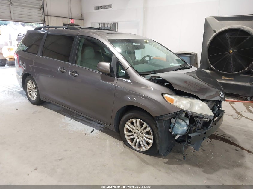 2014 Toyota Sienna VIN 5TDYK3DC5ES419923 IAAI salvage auction — LEFT FRONT, Salvage (Idaho), sold $2,700 on 2026-07-16 (photo 1)