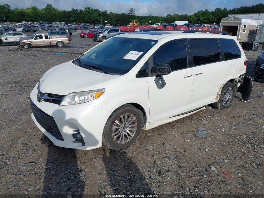 2018 Toyota Sienna VIN 5TDYZ3DC9JS902630 IAAI salvage auction — REAR END, Salvage (Georgia), sold $5,600 on 2026-07-16 (photo 2)