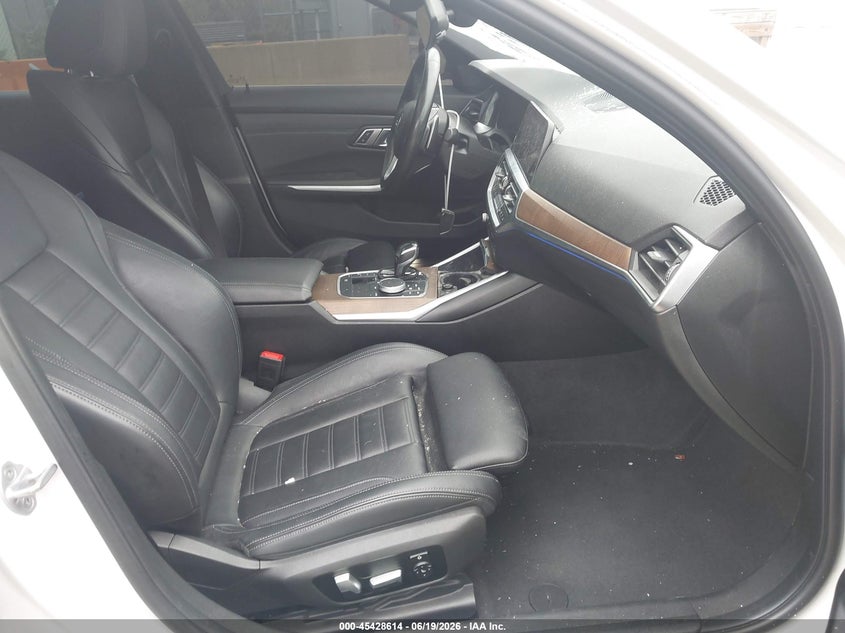2019 BMW 3er VIN WBA5R7C51KFH17230 IAAI salvage auction — FRONT END, Salvage - Greater Than 75% (Maryland), sold $9,100 on 2026-08-29 (photo 5)