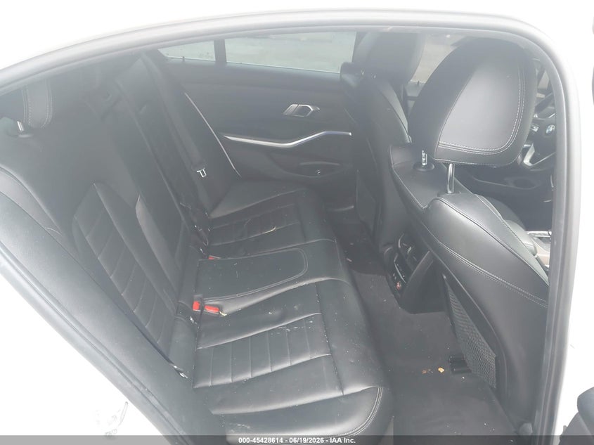 2019 BMW 3er VIN WBA5R7C51KFH17230 IAAI salvage auction — FRONT END, Salvage - Greater Than 75% (Maryland), sold $9,100 on 2026-08-29 (photo 8)