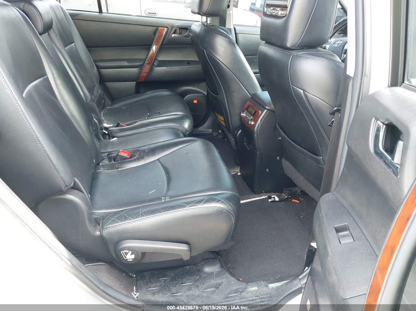 2013 Toyota Highlander VIN 5TDYK3EH2DS110581 IAAI salvage auction — REAR END, Salvage (Georgia), sold $4,250 on 2026-07-15 (photo 8)