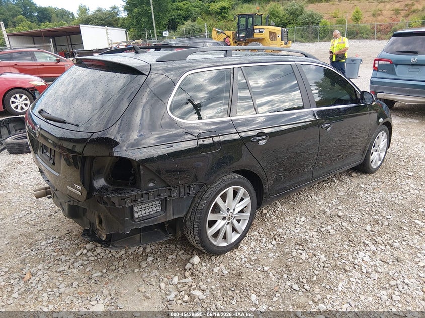 2014 Volkswagen Jetta VIN 3VWPL7AJ8EM622921 IAAI salvage auction — REAR END, Salvage (Kentucky), sold $1,300 on 2026-07-24 (photo 4)