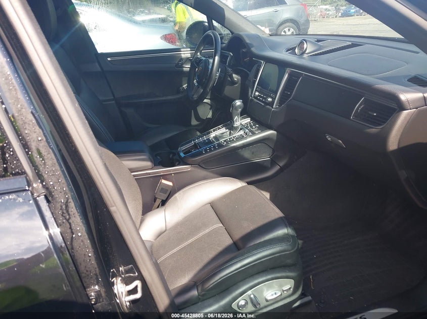2018 Porsche Macan VIN WP1AG2A53JLB65271 IAAI salvage auction — FRONT END, Salvage Title, sold $14,325 on 2026-08-20 (photo 5)