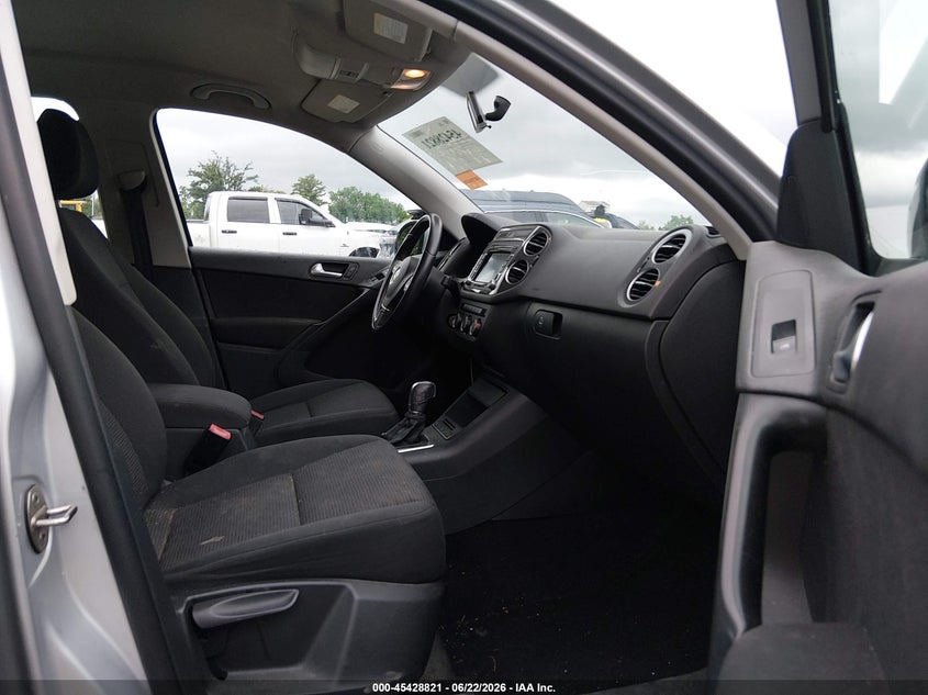 2015 Volkswagen Tiguan VIN WVGAV7AX0FW597548 IAAI salvage auction — FRONT END, Salvage (Ohio), sold $1,525 on 2026-07-14 (photo 5)