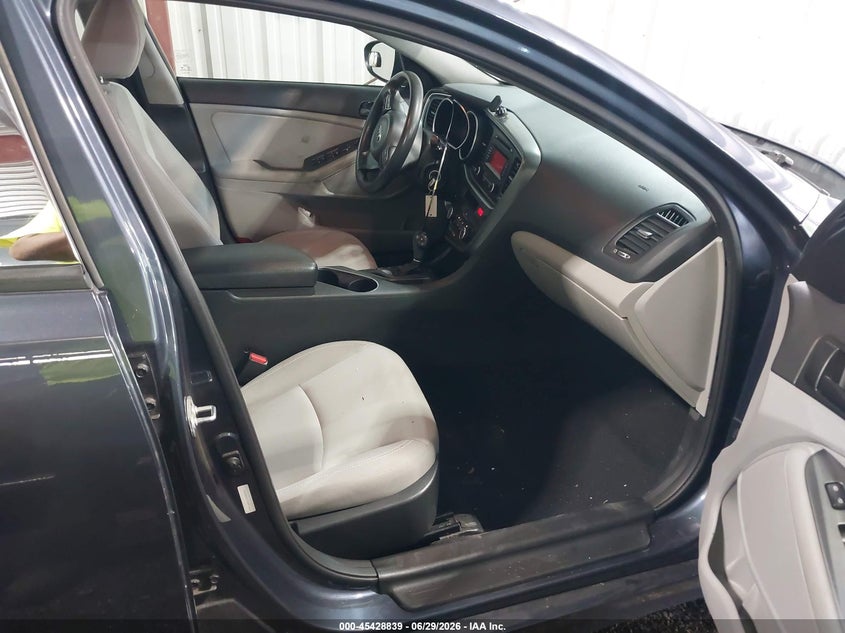 2015 Kia Optima VIN 5XXGM4A71FG491403 IAAI salvage auction — REAR END, Clear (Virginia), sold $200 on 2026-07-23 (photo 5)