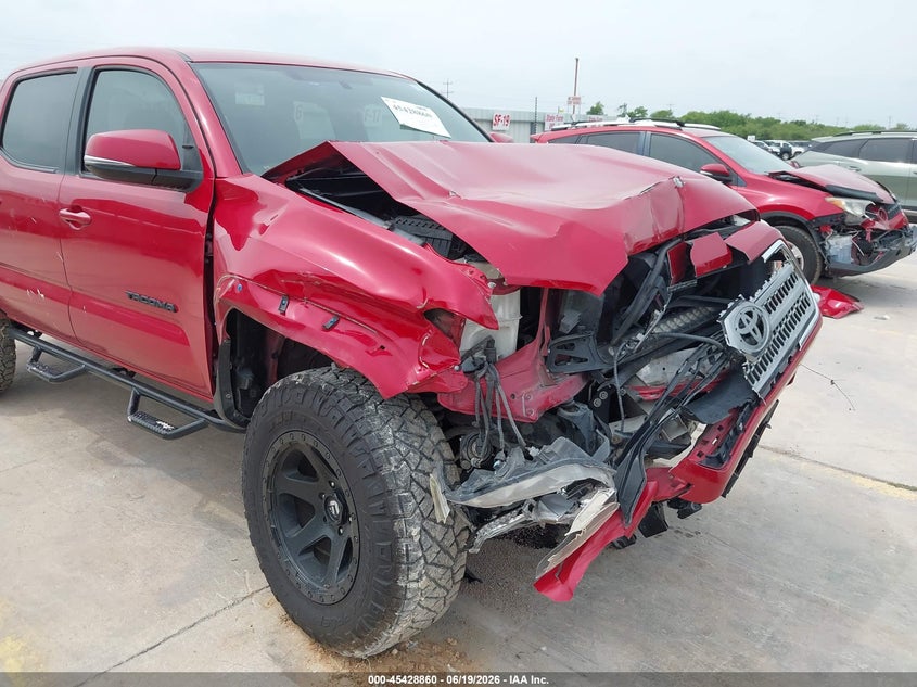 2017 Toyota Tacoma VIN 5TFCZ5AN8HX077289 IAAI salvage auction — FRONT END, Salvage Title, sold $7,100 on 2026-08-02 (photo 6)