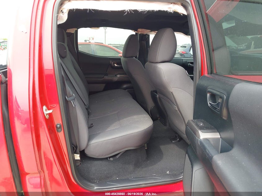 2017 Toyota Tacoma VIN 5TFCZ5AN8HX077289 IAAI salvage auction — FRONT END, Salvage Title, sold $7,100 on 2026-08-02 (photo 8)