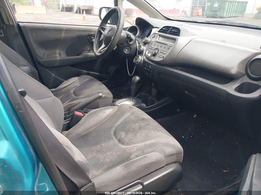 2013 Honda Fit VIN JHMGE8H31DC061793 IAAI salvage auction — NORMAL WEAR, Clear (Maryland), sold $500 on 2026-07-14 (photo 5)