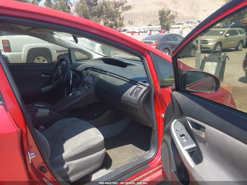 2014 Toyota Prius VIN JTDKN3DU1E0357767 IAAI salvage auction — NORMAL WEAR, Salvage Title - Dealer (California), sold $725 on 2026-07-28 (photo 5)