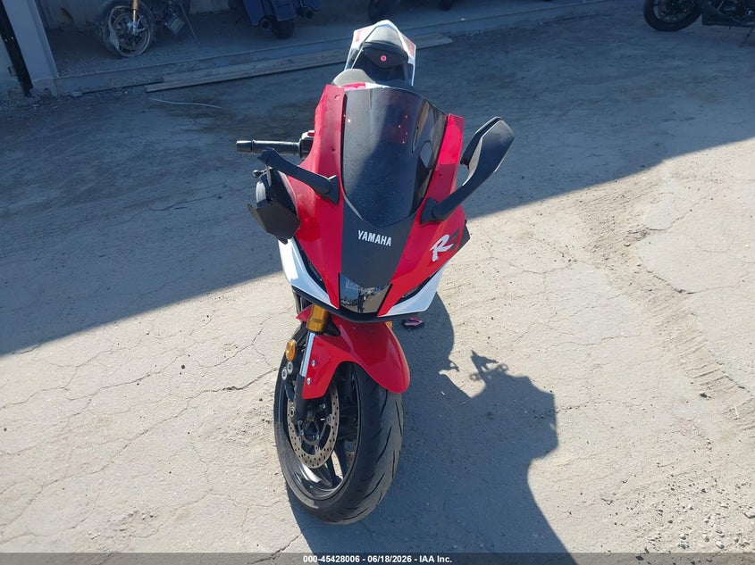 2026 Yamaha VIN JYARM60Y4TA000386 IAAI salvage auction — RIGHT FRONT, Salvage (California), sold $4,500 on 2026-07-15 (photo 5)