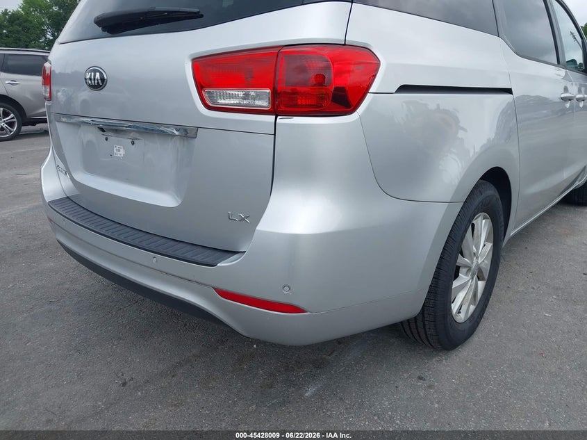2017 Kia SEDONA VIN KNDMB5C17H6246081 IAAI salvage auction — NORMAL WEAR, Clear (Florida), sold $1,450 on 2026-07-08 (photo 6)