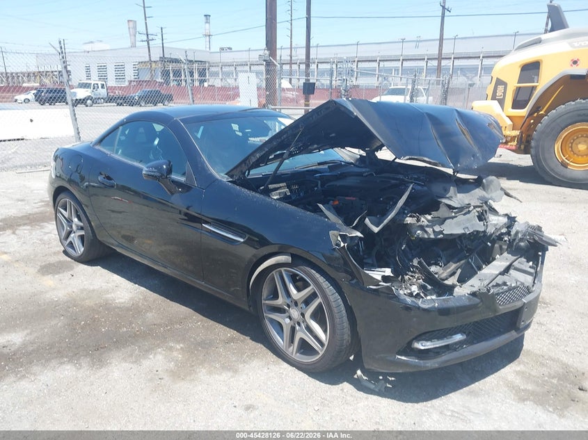 2013 Mercedes-benz Slk-klasse VIN WDDPK4HA8DF057097 IAAI salvage auction — FRONT END, Salvage (California), sold $1,600 on 2026-08-18 (photo 1)