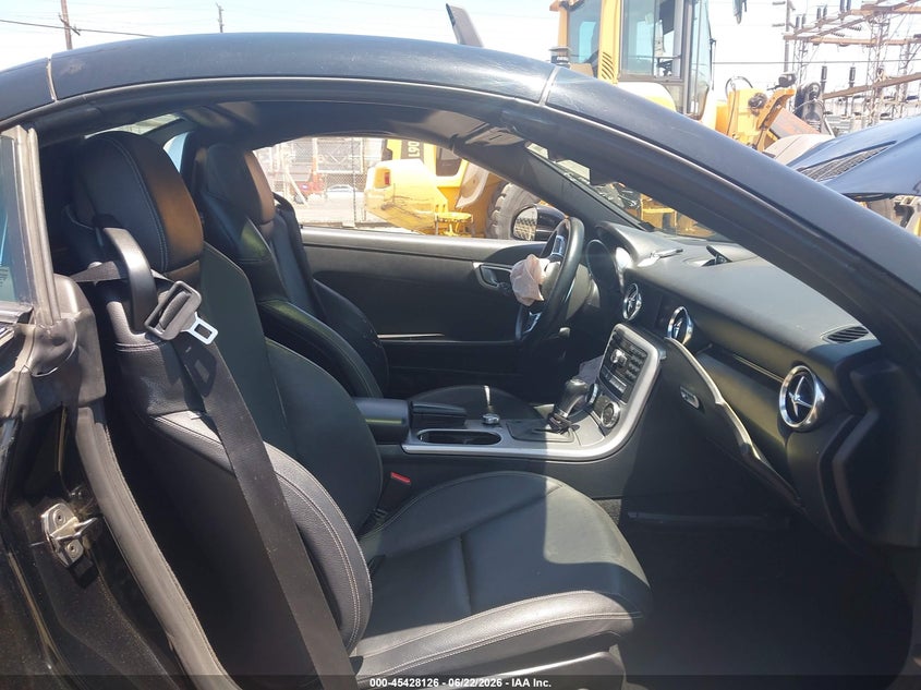 2013 Mercedes-benz Slk-klasse VIN WDDPK4HA8DF057097 IAAI salvage auction — FRONT END, Salvage (California), sold $1,600 on 2026-08-18 (photo 5)