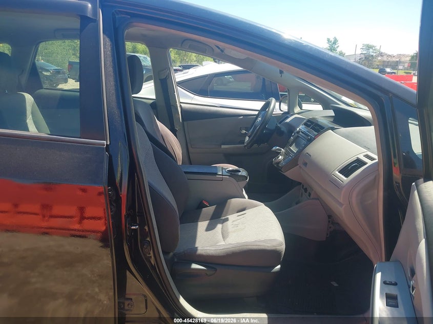 2015 Toyota Prius v VIN JTDZN3EU2FJ033414 IAAI salvage auction — NORMAL WEAR, Clear (Illinois), sold $1,125 on 2026-07-29 (photo 5)