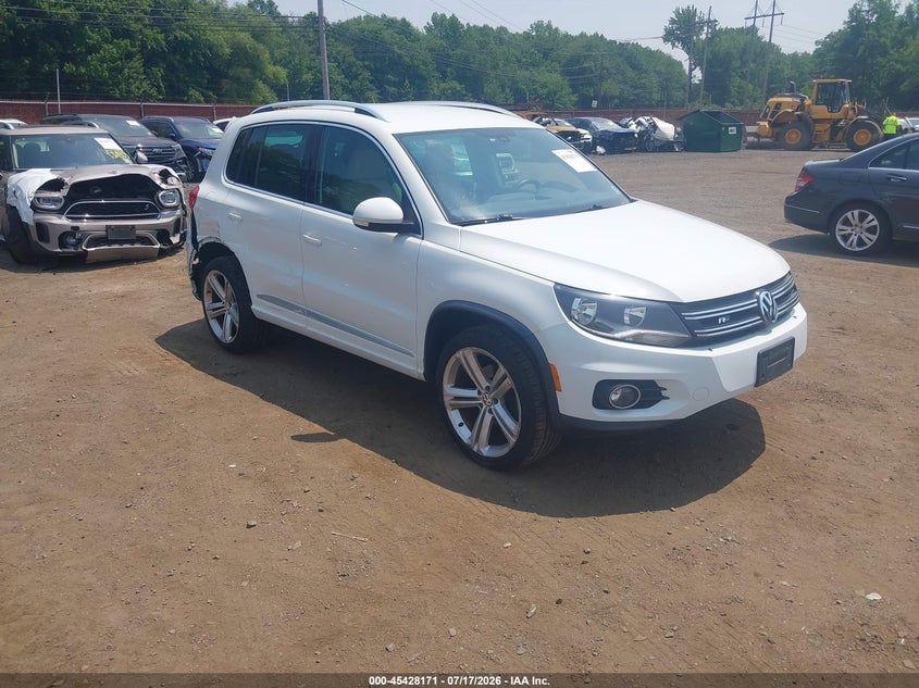 2016 Volkswagen Tiguan VIN WVGBV7AX0GW094236 IAAI salvage auction — RIGHT SIDE, Salvage Title, sold $3,350 on 2026-08-05 (photo 1)