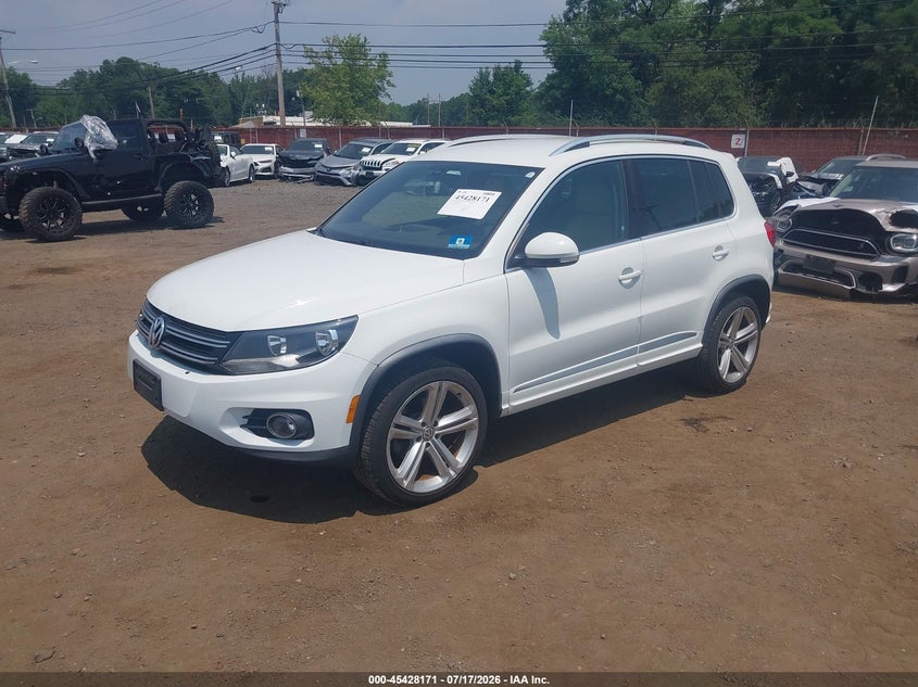 2016 Volkswagen Tiguan VIN WVGBV7AX0GW094236 IAAI salvage auction — RIGHT SIDE, Salvage Title, sold $3,350 on 2026-08-05 (photo 2)