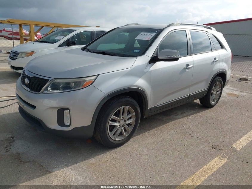 2014 Kia Sorento VIN 5XYKT3A62EG481052 IAAI salvage auction — NORMAL WEAR, Clear (Texas), sold $875 on 2026-07-09 (photo 2)