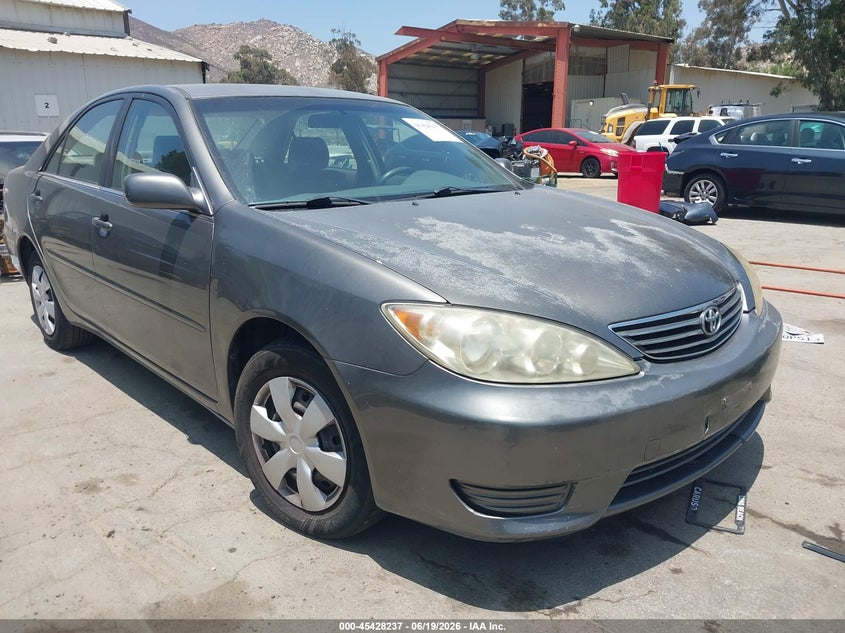 2005 Toyota Camry VIN JTDBE32K053037517 IAAI salvage auction — NORMAL WEAR, Clear - Dealer Only (California), sold $625 on 2026-07-07 (photo 1)