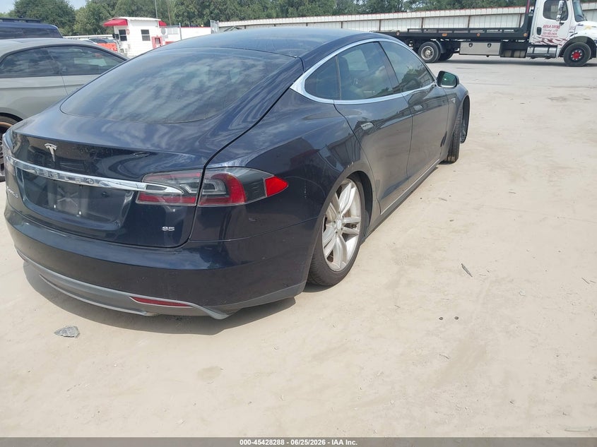 2013 Tesla Model s VIN 5YJSA1DN4DFP19986 IAAI salvage auction — ELECTRICAL, Clear (Montana), sold $1,050 on 2026-07-21 (photo 4)
