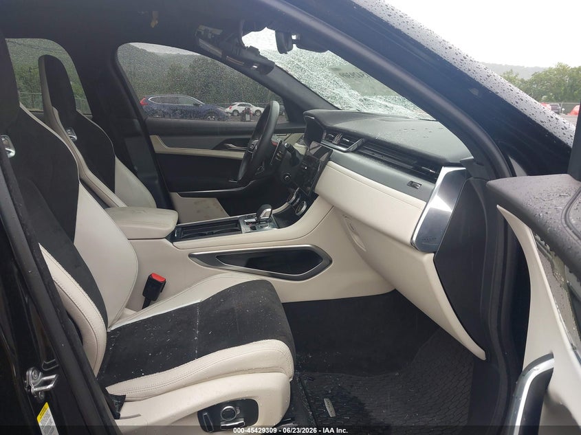 2025 Jaguar F-pace VIN SADCZ2FE5SA750979 IAAI salvage auction — FRONT END, Salvage Title, sold $39,725 on 2026-08-17 (photo 5)