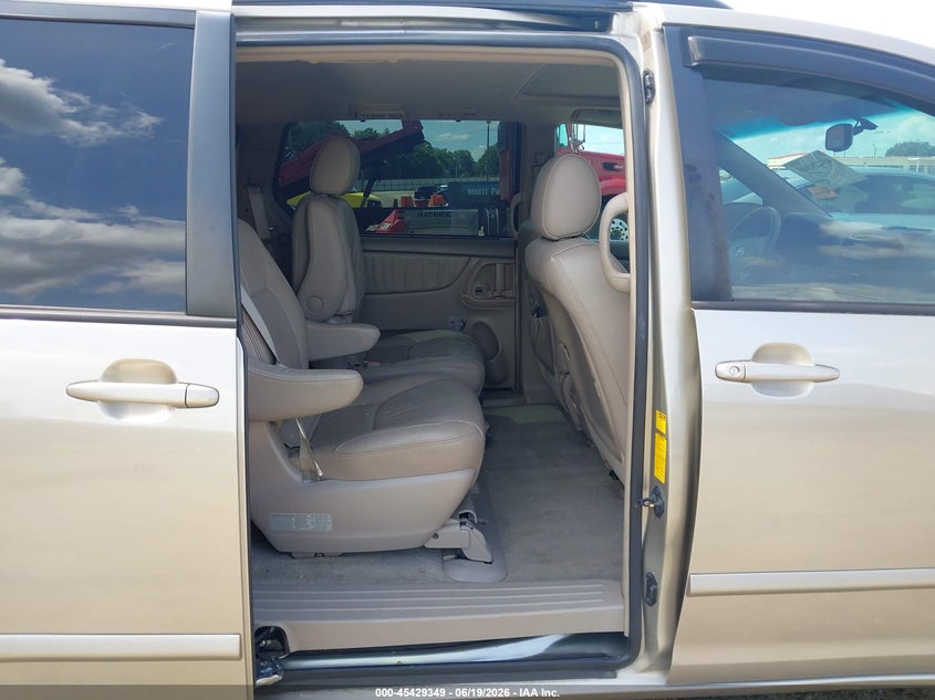 2008 Toyota Sienna VIN 5TDZK22C78S146702 IAAI salvage auction — RIGHT REAR, Salvage (Georgia), sold $3,200 on 2026-07-23 (photo 8)