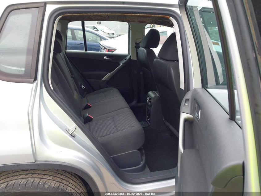2009 Volkswagen Tiguan VIN WVGAV75N59W002643 IAAI salvage auction — REAR END, Salvage (Ohio), sold $825 on 2026-07-16 (photo 8)