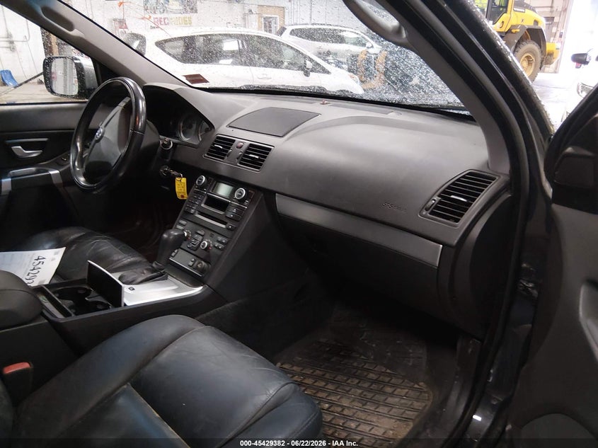 2013 Volvo Xc90 VIN YV4952CZ0D1667159 IAAI salvage auction — REAR END, Salvage (Maine), sold $875 on 2026-07-27 (photo 5)