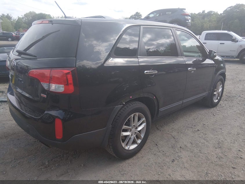 2014 Kia Sorento VIN 5XYKT3A63EG513409 IAAI salvage auction — FRONT END, Salvage (Rhode Island), sold $925 on 2026-07-28 (photo 4)