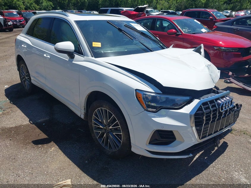 2021 Audi Q3 VIN WA1AUCF3XM1152194 IAAI salvage auction — LEFT FRONT, Salvage Title, sold $3,000 on 2026-07-31 (photo 1)