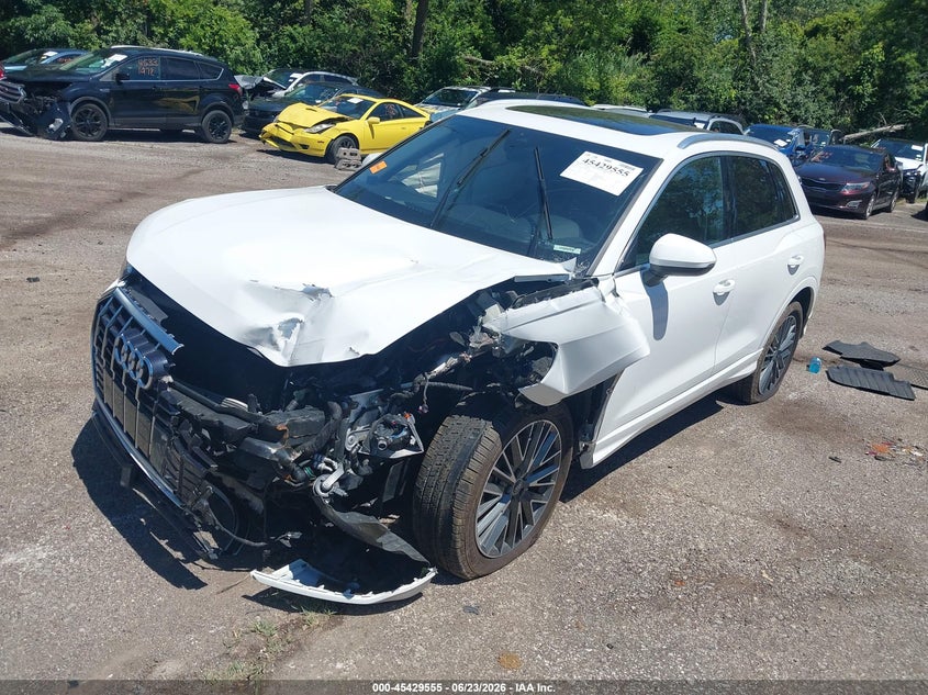2021 Audi Q3 VIN WA1AUCF3XM1152194 IAAI salvage auction — LEFT FRONT, Salvage Title, sold $3,000 on 2026-07-31 (photo 2)